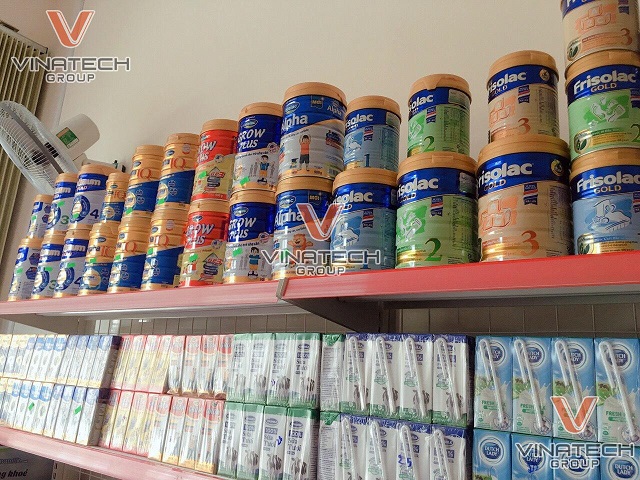 kệ trưng bày sữa